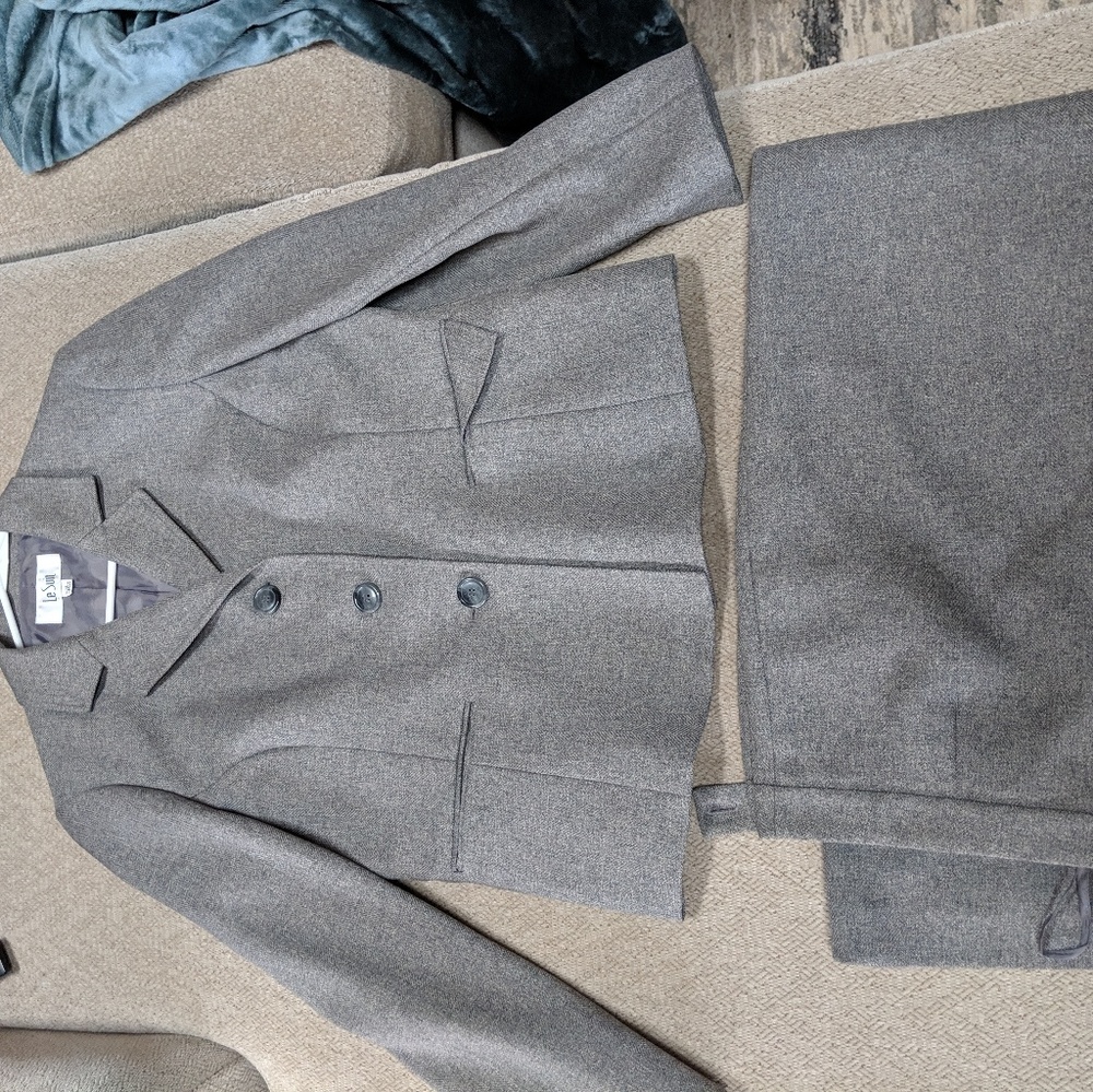 Le Suit grey pant suit set
